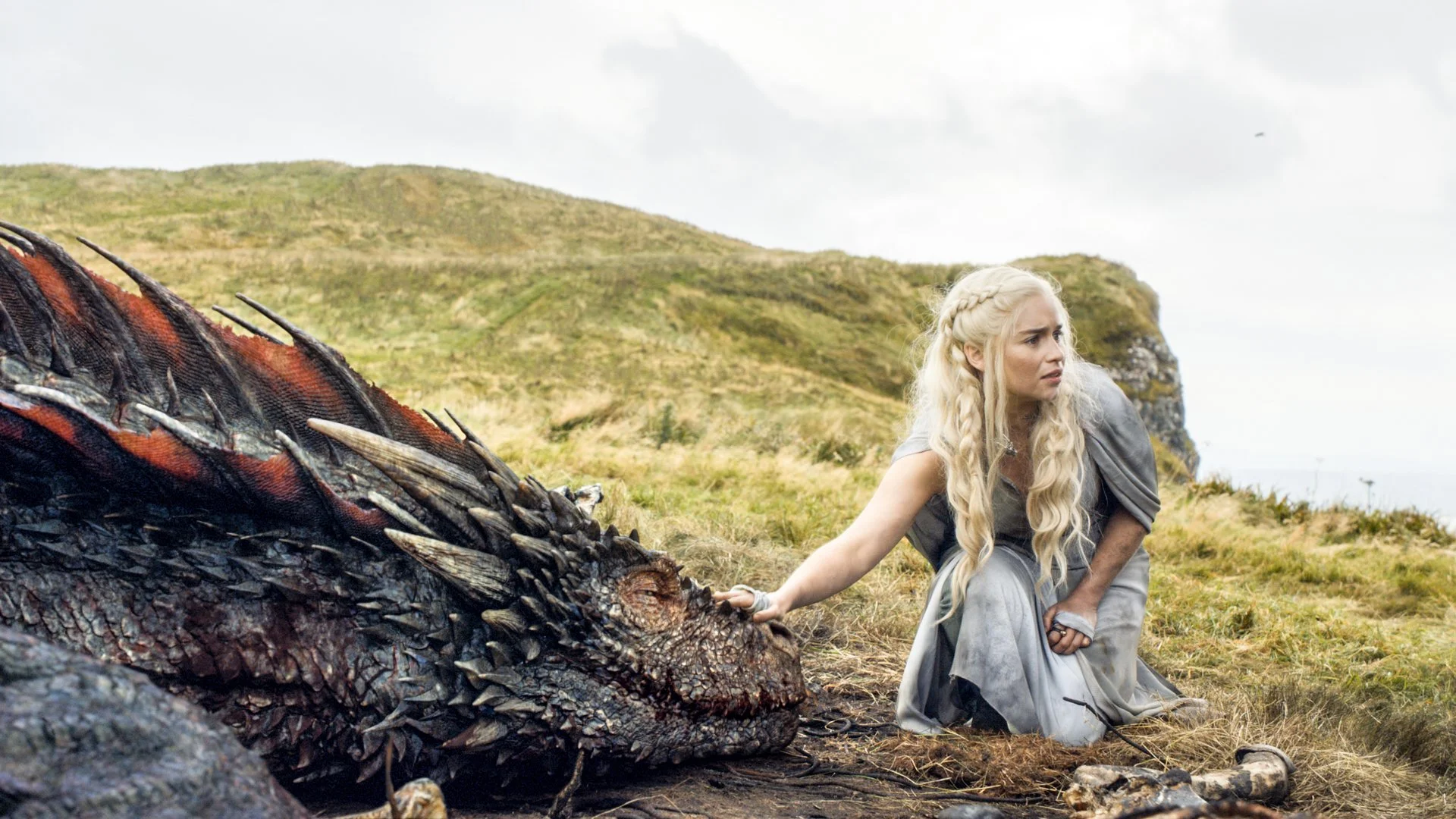 Эмилия Кларк о Game of Thrones: 6-й сезон почти убил съемочную группу - фото 1
