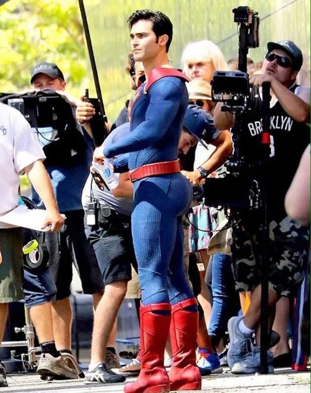 Тайлер Хэклин в роли Супермена порадовал фанатов своим задом - фото 1