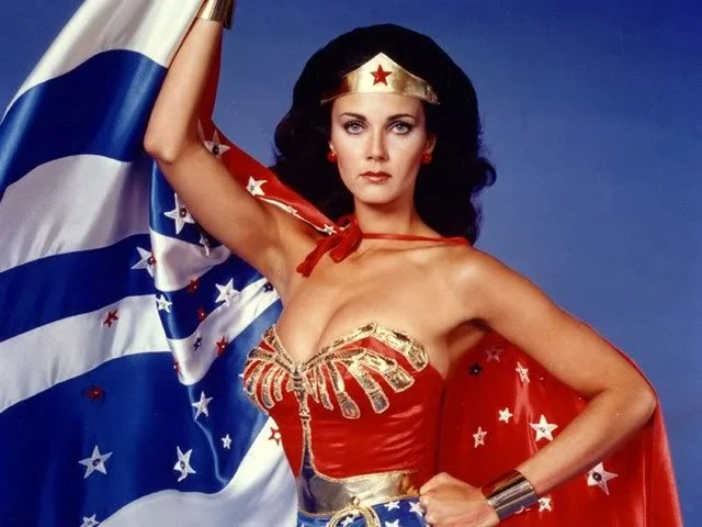 Первая Чудо-женщина сыграет президента США в «Супергерл» - фото 1