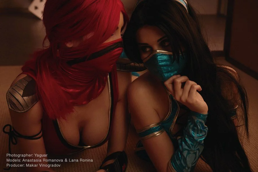 Косплей дня: Китана и Скарлет из Mortal Kombat - фото 11
