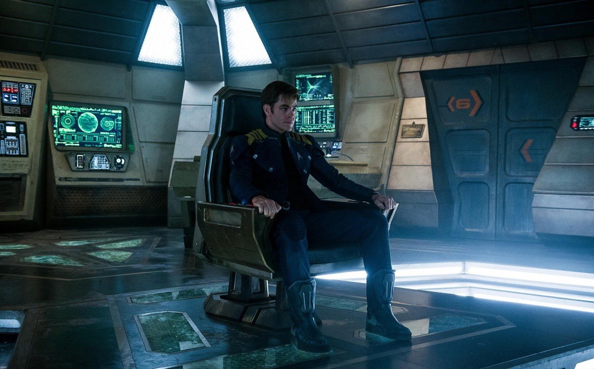 Сегодня, 21 июля, выходит третья часть обновленной франшизы «Стартрека», поэтому мы предлагаем вам выяснить, какой пост на знаменитом «Энтерпрайзе» подошел бы вам лучше всего.<br />На этот раз тест похож на связную историю, в которой важна ваша первая реакция, управляющий решениями импульс, который и определит максимально подходящую вам роль в экипаже. <br />