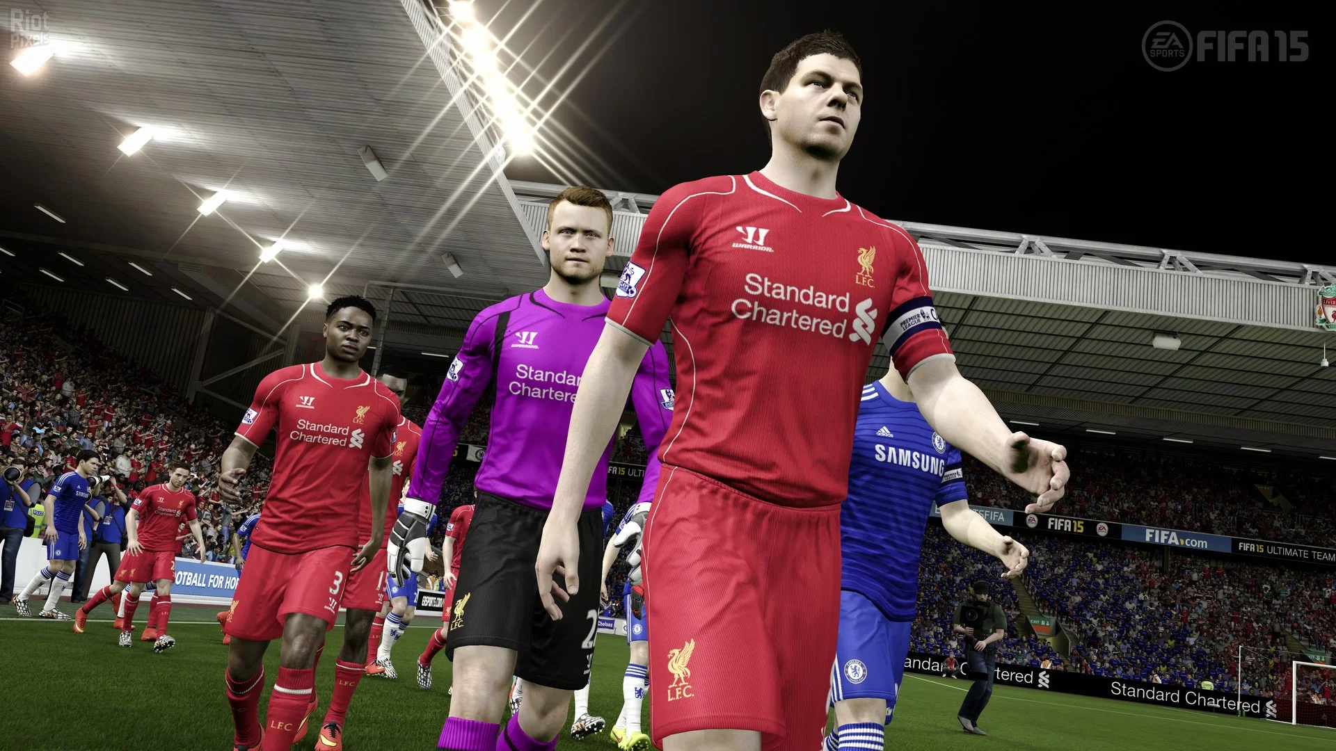 FIFA 15 продолжает лидировать в британском чарте - фото 1