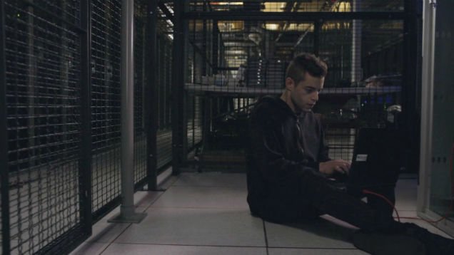 Экс-разработчик Game of War арестован ФБР за хищение данных игры - изображение 1
Экс-разработчик Game of War арестован ФБР за хищение данных игры - фото 1