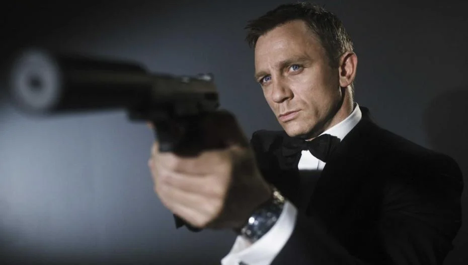 «007: СПЕКТР», двадцать четвертый фильм о Джеймсе Бонде, четвертый и, возможно, последний фильм Крейга в этой роли, вторая лента от Сэма Мендеса выходит в наш прокат 6 ноября. К другим новостям: это два с половиной часа бессвязного дерьма.