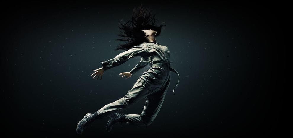 «Пространство» – фантастический сериал о космосе, стартовавший на канале Syfy в этом декабре. Он описывает будущее человечества через 200 лет, в котором Солнечная система освоена, Марс стал самостоятельной развитой колонией и находится не в лучших отношениях с Землей. Обитатели станций, расположенных в поясе астероидов, оказываются между двух огней в готовой разразиться войне между двумя планетами. 