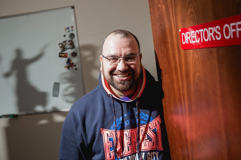 10 лет назад, 21 мая 2007 года, предприниматель Гаджи Махтиев зарегистрировал домен kanobu.ru. Чтобы отпраздновать день рождения сайта и поздравить своих читателей, главный редактор «Канобу» Максим Иванов пообщался с легендарным Bu, который впервые публично выступил на страницах своего издания. Гаджи ответил на самые каверзные вопросы, связанные со своей работой: скучает ли он по Виктору Зуеву и Петру Сальникову, за какими современными медиа нужно следить и что случится с играми в будущем.