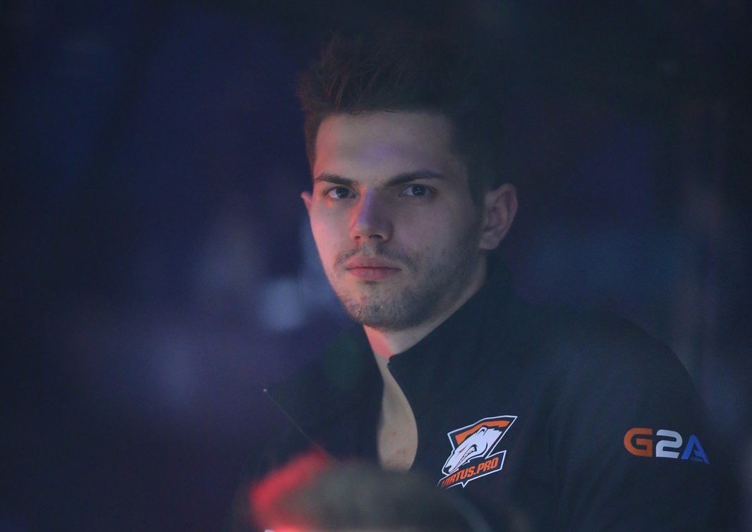 Илья «Lil» Ильюк, игрок Virtus.pro