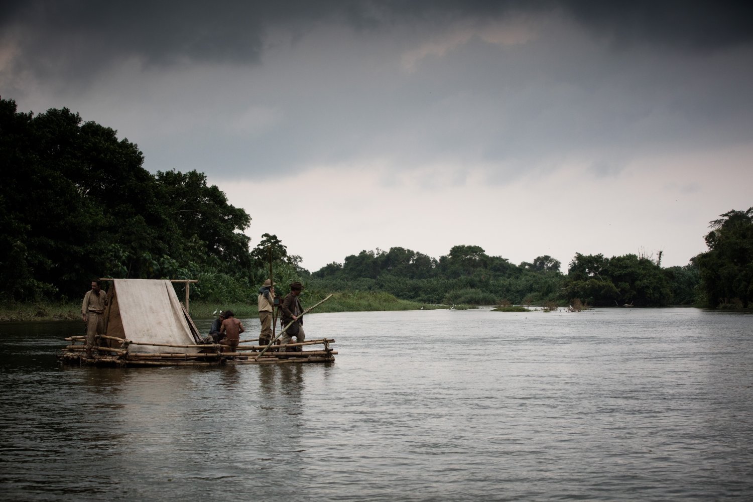 27 апреля вышло сразу несколько любопытных картин, одна из которых собрала множество восторженных отзывов критиков, «Затерянный город Z». И признаться, я не знаю, как это произошло. Посоветовать этот фильм я не могу никому – он скучен, пуст и невзрачен, несмотря на то, что основан на захватывающей реальной истории. 