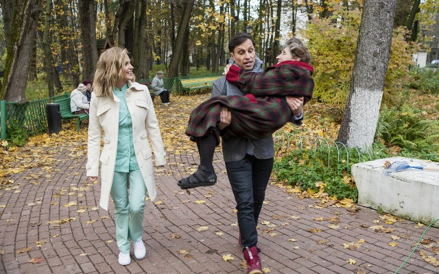 Критики о фильме «Бабушка легкого поведения»: не «Тутси», но смешно - фото 4