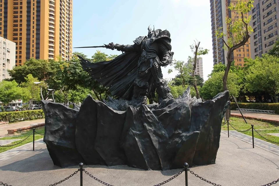 Blizzard показала процесс создания четырехметровой статуи Артаса - фото 1