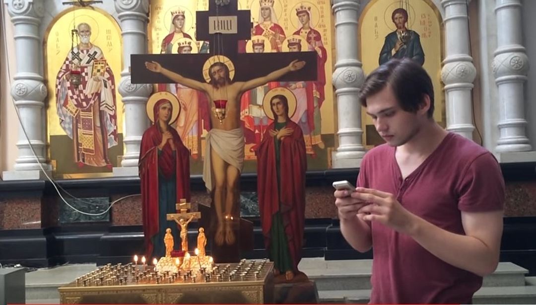 Лето 2016-го, Соколовский играет в Pokemon GO в храме и не верит, что за это можно получить срок