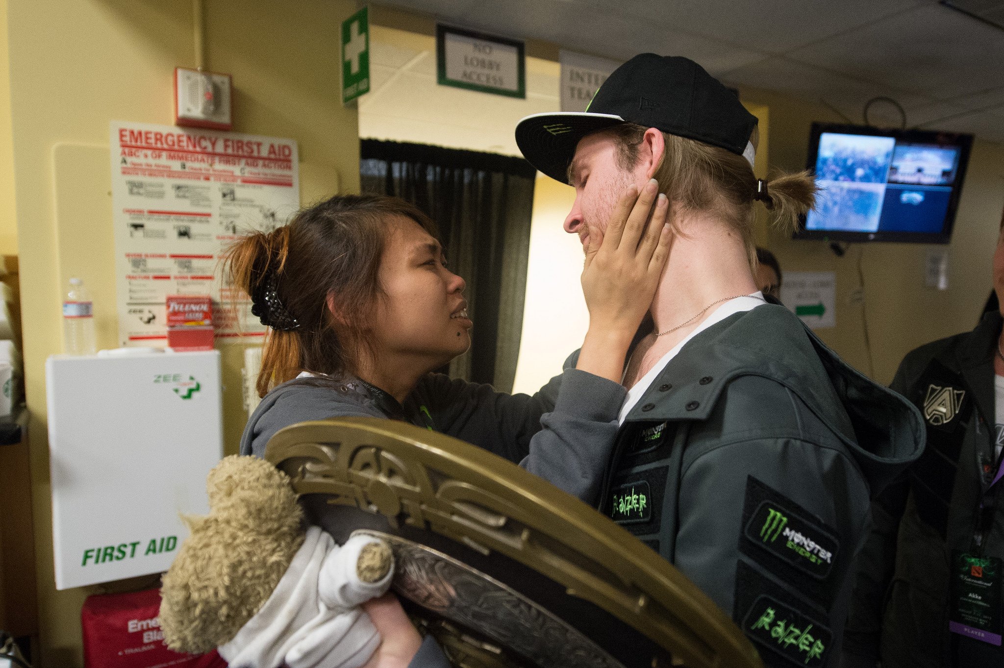 Трехлетняя эра Natus Vincere, сон PGG и вьетнамки Гейба Ньюэлла. Краткая история The International в памятных кадрах со всех турниров.