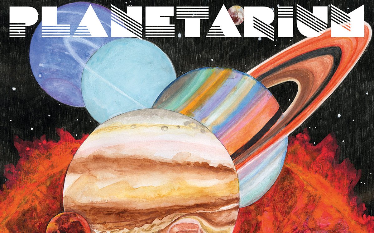Planetarium — это очень крутая и концептуальная пластинка. Ответственны за альбом четыре талантливых американских музыканта, безусловно заслуживающих отдельного внимания: певец Суфьян Стивенс, композитор-минималист Нико Мьюли, гитарист Брайс Деснер и барабанщик Джеймс Макалистер. Они несколько лет перекидывали друг другу по интернету наброски будущего проекта, пока тот не вырос в своеобразную космическую оперу о Солнечной системе. Давайте разберемся, что в ней особенного, и чего стоят люди, стоящие за этой работой.