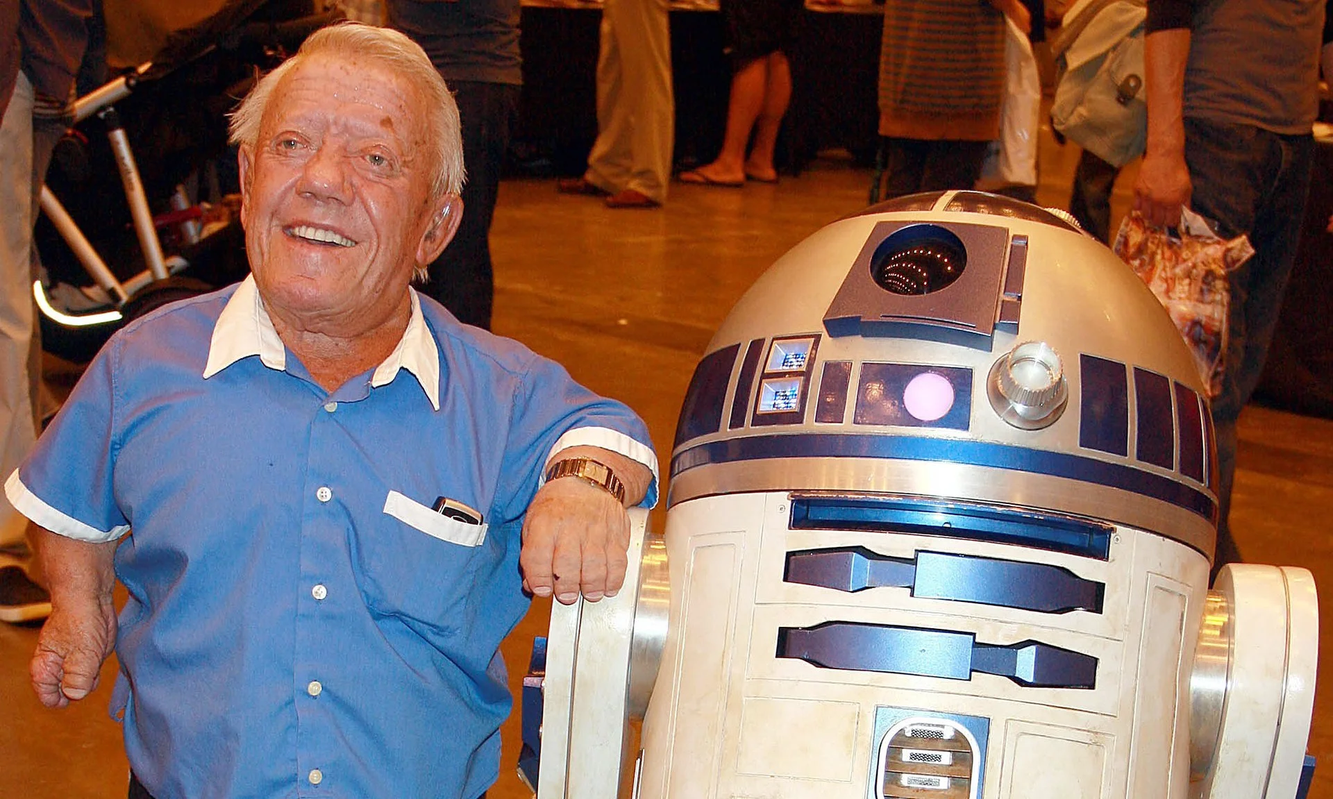 Умер исполнитель роли R2-D2 Кенни Бейкер - фото 1