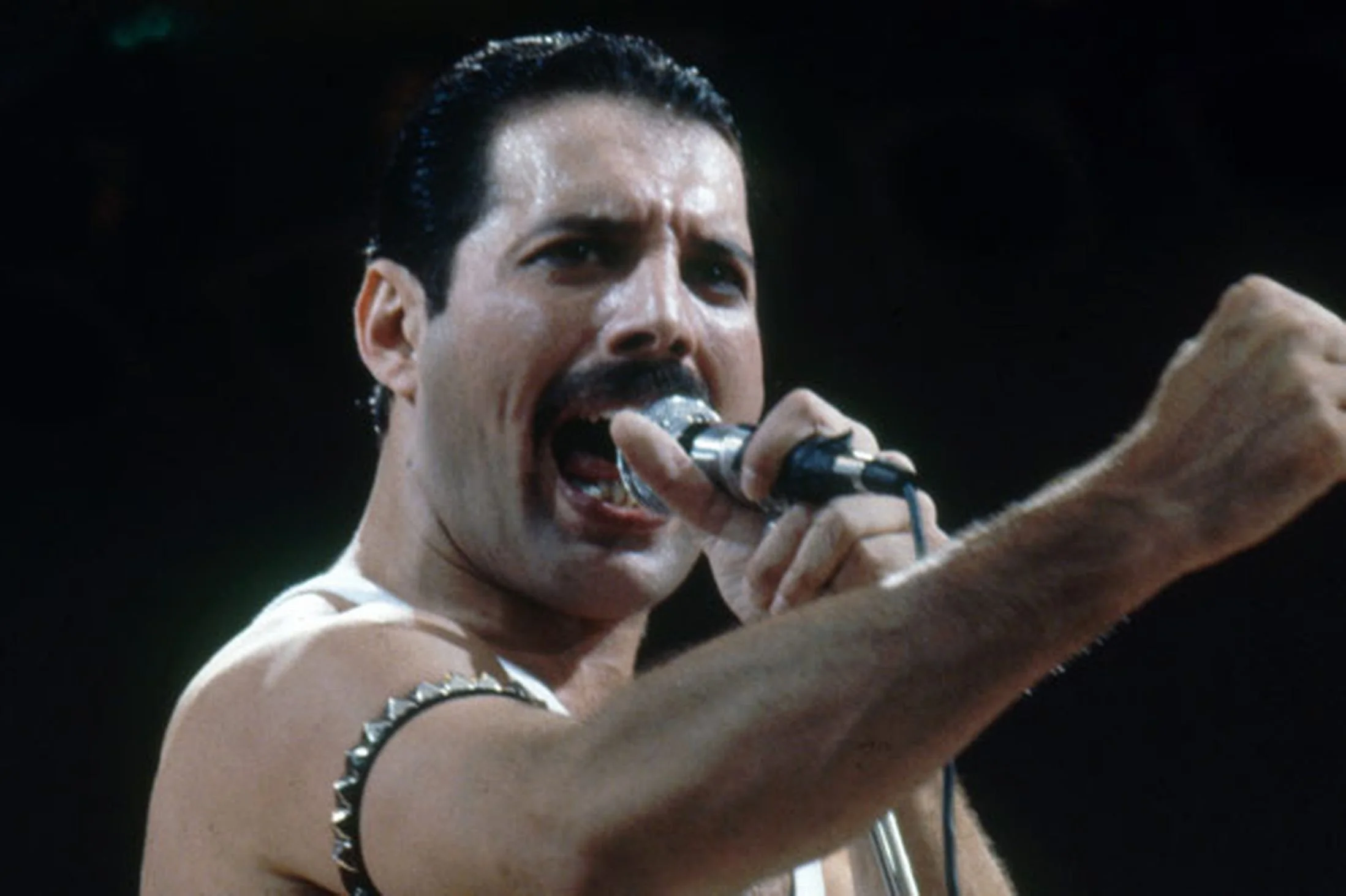 Музыканты Queen уволили Сашу Барона Коэна из фильма про Меркьюри - фото 2