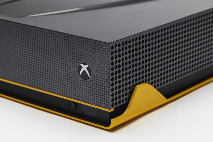 Microsoft показала еще два «автомобильных» Xbox One S - фото 2