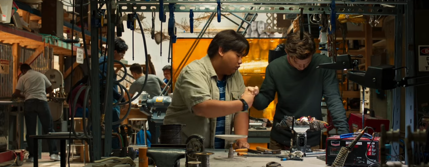 Разбираем новый трейлер фильма «Человек-паук: Возвращение домой»  - фото 12