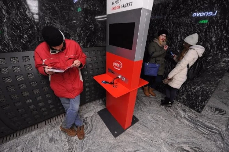 В московском метро появятся станции для зарядки гаджетов - фото 1