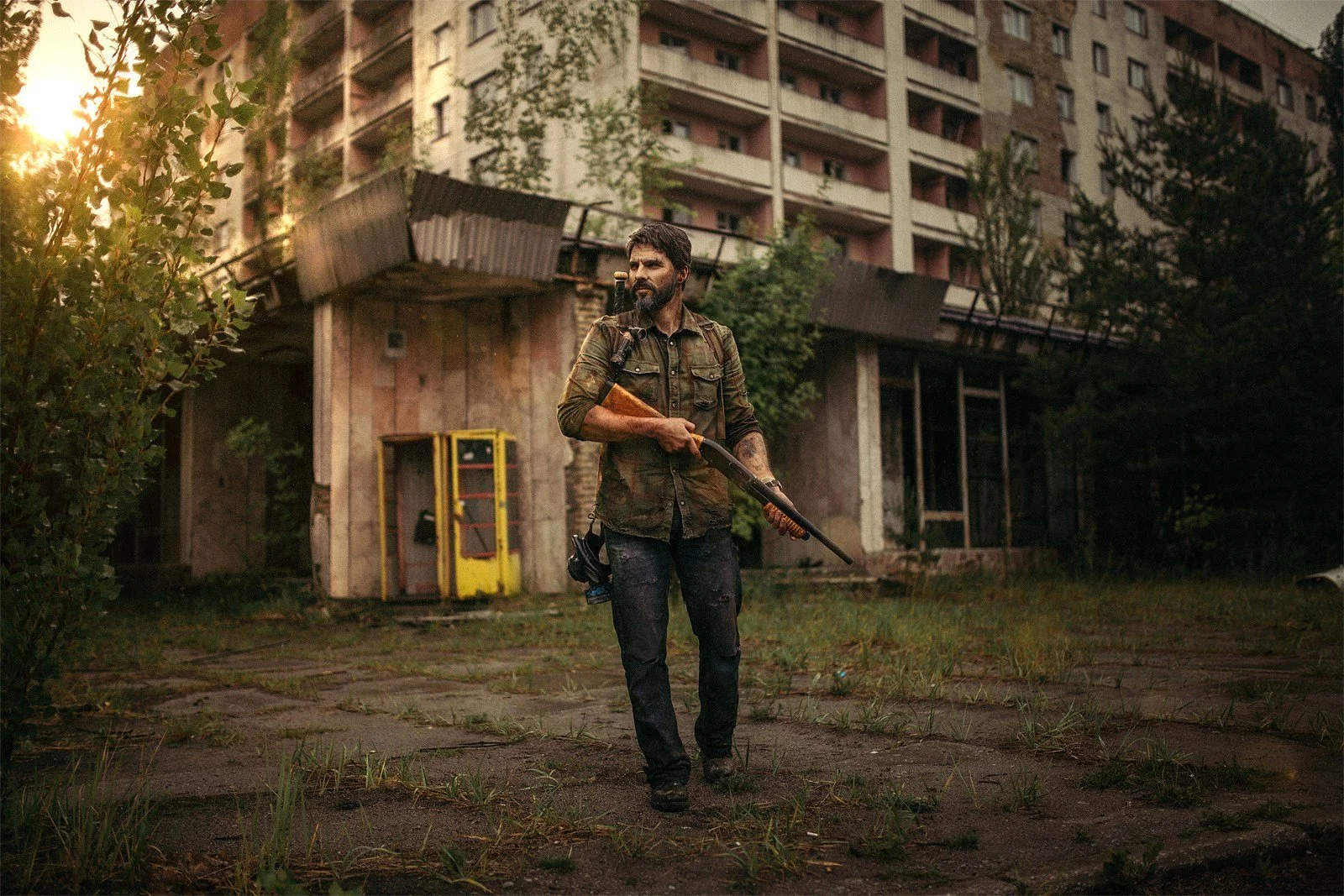 Косплей дня: Джоэл из The Last of Us. В Припяти. В исполнении Геральта - фото 15