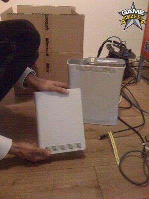 Совсем недавно в интернете появилось первое фото "похудевшего" Xbox 360
Фото вызвало бурю эмоция, как положительных .... - Изображение 2 Совсем недавно в интернете появилось первое фото "похудевшего" Xbox 360
Фото вызвало бурю эмоция, как положительных .... - Изображение 2