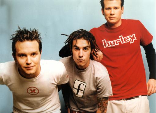blink-182 (блинк-ван эйти ту ) южно-калифорнийская поп-панк группа, которая снесла башню многим "блинканутым" по все .... - Изображение 1 blink-182 (блинк-ван эйти ту ) южно-калифорнийская поп-панк группа, которая снесла башню многим "блинканутым" по все .... - Изображение 1