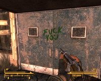 @[Fallout: New Vegas](game:652) воскрешает воспоминания. Про 1998-й, когда вышла @[Fallout 2](game:1024) и все качали патч за патчем. От машины, термоядерного пустынного крейсера, сначала оставался только багажник, потом квест на починку колымаги не работал (если я помню правильно). И т.д. В итоге я так и не прошел Fallout 2 до конца. Начинал несколько раз, доходил до Реддинга, до военной базы, до Сан-Франциско, до Брокен-Хиллс – и выдохся.New Vegas я прохожу не то чтобы сцепив зубы, но… преисполнившись решимости назад не возвращаться. Ну, если не будет несовместимых с новыми версиями сэйвов, конечно. Нет, никаких крутящихся докторских голов у меня не было; достают мелочи. Например: если уголовники узурпировали власть в своей зоне (охрана перебита), с какой стати обшаривание ящиков после избиения уголовников – кража, за которую идет дурная карма? Почему дядя, который был шерифом, никак не реагирует на проведенную зачистку, оставшись при старых репликах? Да, я еще до визита в зону отдал Примм под контроль Ново-Калифорнийской республики. Ну и что, трудно было предусмотреть такой вариант?Живым из пока виденного был только стартовый поселок — там легко прокатиться по сюжетным рельсам, спасти всех от бандитов и стать героем. А дальше — мало кому чего от нас надо. Впрочем, я могу ошибаться, потому что не забрался далеко. Ровно как и во мнении, что в пустошах пустовато; но пока кажется, что это так. Интересные объекты вдоль дорог, в глубине — дикое гульё. И вы через это все пешочком-пешочком. И где изобилие квестов?Самое забавное, что я верю в талант Obsidian не меньше, чем в способности Stardock. Хочется надеяться, что противостояние с гоп-работорговцами, косплеящими древних римлян, станет драматичным, что Нью-Вегас добавит в моральный выбор оттенков серого. И — очень интересно сравнить впечатления. Как вам New Vegas (особенно забравшимся в игру глубоко)? Что лучше — New Vegas или @[Fallout 3](game:222)? Похожа ли New Vegas (духом) больше на F2, чем на F3? И — вы берете трэйт Wild Wasteland, который добавляет не то культурных референций, не то низкопробного трэшака?