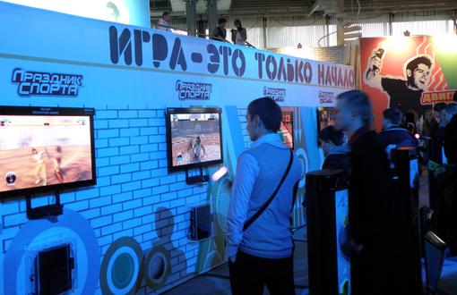 На открывшейся сегодня выставке ИгроМир 2010 большая часть второго этажа (тысяча квадратных метров!) отдана под стенды PlayStation: экслюзивные игры, развлечения в 3D-формате, PlayStation Move и т.д. Атмосфера там царит дружелюбная, с наплывом посетителей (как уже говорили, поток еще не самый плотный) там пока справляются легко; все красочно, в меру шумно, - то, что нужно. Ну а чтобы максимально эффективно нести доброе и вечное в массы, представители Sony Computer Entertainment Europe (PlayStation) в день открытия выставки устроили пресс-конференцию, на которой с удовольствием похвалились своими достижениями в России.