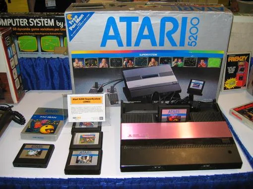 После оглушительного успеха Atari 2600 – одна из первых доступных домашних развлекательных систем со сменными картриджами – последовала череда не слишком приятных событий для компании.