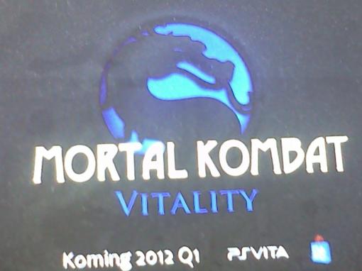 Кто-то, у кого есть доступ к разработке Mortal Kombat для PS Vita, сделал фотографию, на которой показаны дата выход ... - Изображение 1 Кто-то, у кого есть доступ к разработке Mortal Kombat для PS Vita, сделал фотографию, на которой показаны дата выход ... - Изображение 1