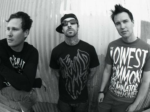 Neighborhoods — шестой студийный альбом американской поп-панк группы Blink-182, который будет выпущен 27 сентября 20 ... - Изображение 1 Neighborhoods — шестой студийный альбом американской поп-панк группы Blink-182, который будет выпущен 27 сентября 20 ... - Изображение 1