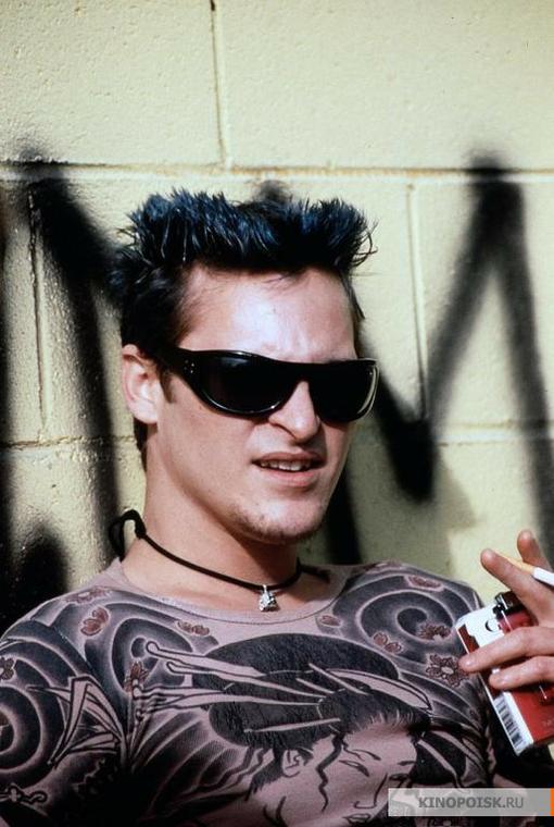 фильм: 8 миллиметров год:1999режиссер: Джоель Шумахерв гл. роли: Николас Кейдж, Хоакин Феникс, Джеймс Гандолфини.
С ... - Изображение 2 фильм: 8 миллиметров год:1999режиссер: Джоель Шумахерв гл. роли: Николас Кейдж, Хоакин Феникс, Джеймс Гандолфини.
С ... - Изображение 2