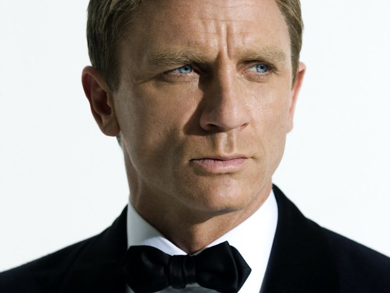 Пока Сэм Мендес снимает 23-й по счету фильм про агента 007, продюсеры подумывают, как бы оставить Дэниэла Крэйга на .... - Изображение 1 Пока Сэм Мендес снимает 23-й по счету фильм про агента 007, продюсеры подумывают, как бы оставить Дэниэла Крэйга на .... - Изображение 1