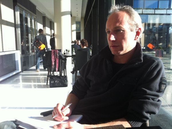 В сегодняшней колонке давайте поговорим об игровом дизайне – на примере того, с какими вопросами мы столкнулись, реализовывая свободу выбора и нелинейность прохождения в нашем новом ролевом проекте.