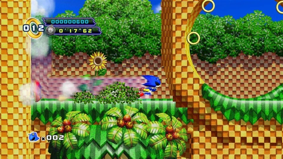 Sonic the Hedgehog 4: Episode IIВозвращение в 90-еПлатформы: XBLA, PSN, PC	Уже не первый год SEGA пытается возродить сериал про знаменитого ежа Соника. Точнее, не столько даже возродить, сколько вернуть его в правильную колею. Осознав, что многочисленные эксперименты с третьим измерением до добра не доведут, компания решила вернуться в исходную точку. В результате первый эпизод Sonic the Hedgehog 4, вышедший в 2010 году, стал настоящим подарком поклонникам 2D-платформеров.