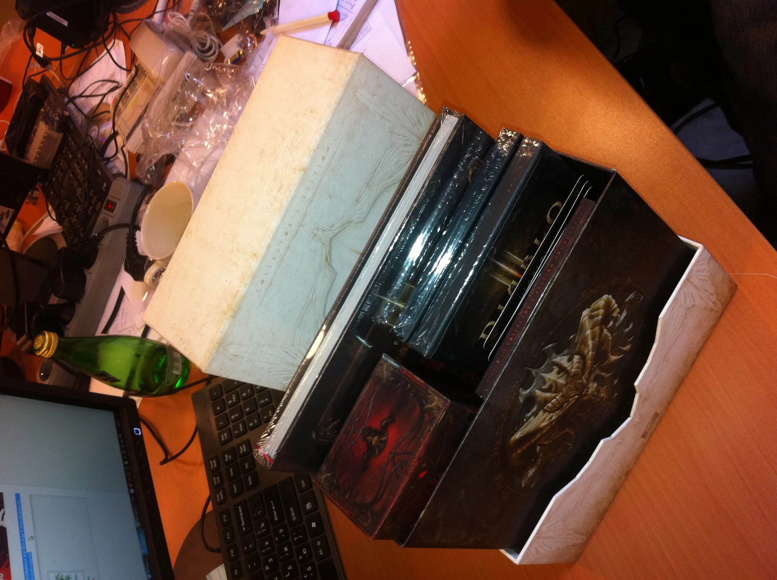 Анбоксинг коллекционной версии Diablo 3 - фото 3