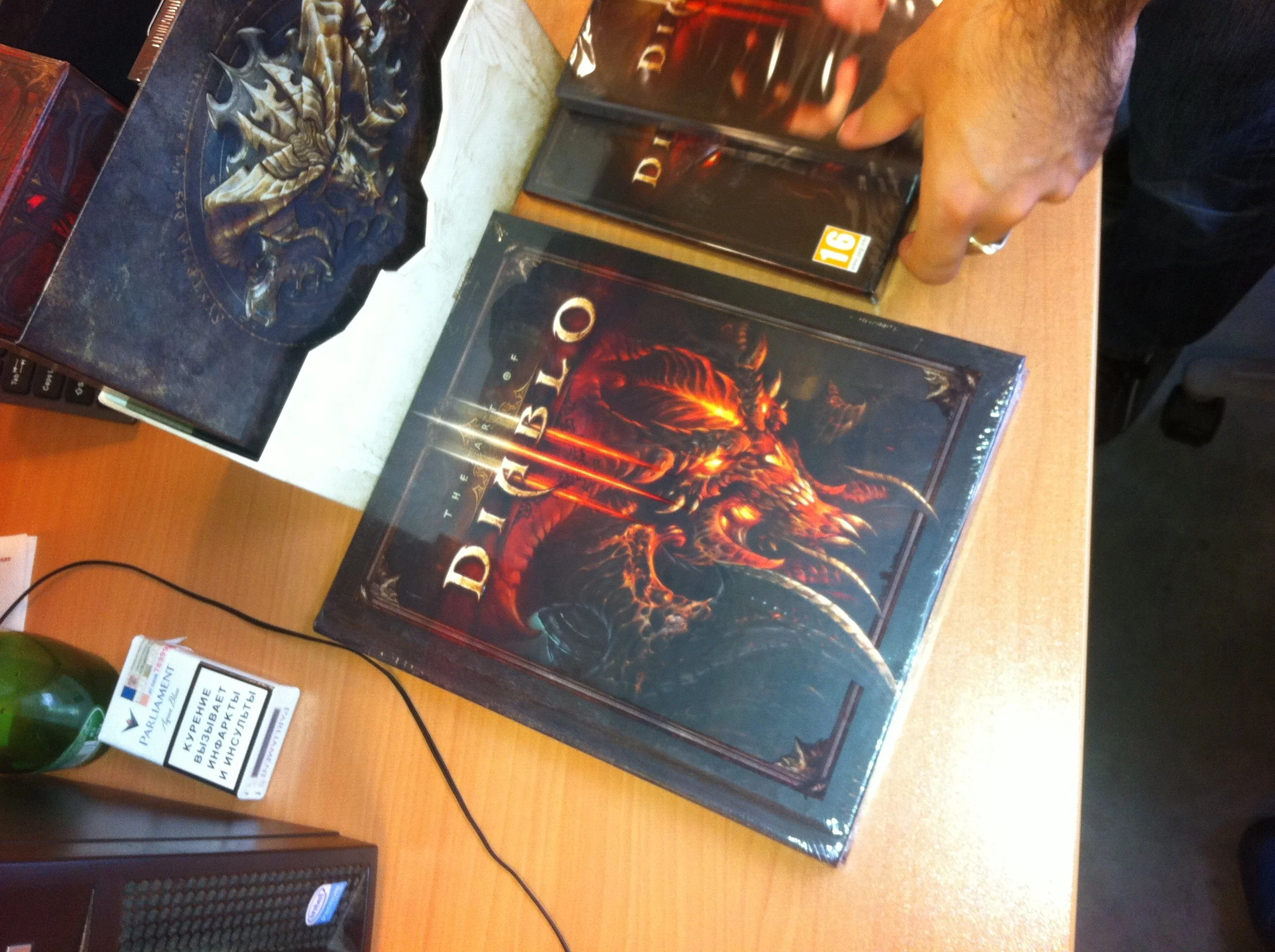 Анбоксинг коллекционной версии Diablo 3 - фото 4