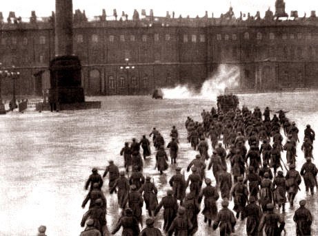 7 ноября 1917 года стал днем Великой Октябрьской социалистической революции, который вошел в мировую историю как нач ... - Изображение 1 7 ноября 1917 года стал днем Великой Октябрьской социалистической революции, который вошел в мировую историю как нач ... - Изображение 1