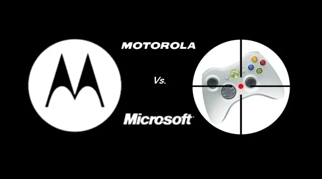 Еще в начале этого года компания Motorola через суд попыталась обобрать Microsoft на феноменальную сумму – 4 миллиарда долларов. Суть претензии сводилась к тому, что в консолях Xbox 360 используются технологии на основе патентов Motorola, а именно – кодирование видео в формате H.264 и подключение к интернету по Wi-Fi. В мае Motorola смогла добиться запрета на ввоз и продажу консолей Xbox 360 на территории Германии (иск распространяется как на США, так и на Германию). Естественно, в Microsoft никто не собирался платить 4 миллиарда долларов, поэтому был предложен другой выход из ситуации – компания согласна платить за использование патентов, но не более 1 миллиона долларов в год. Судья поддержал Microsoft и заявил, что используемые патенты важны для индустриальных стандартов и их необходимо лицензировать на равных для всех условиях. Дело все еще рассматривается, и суду предстоит определить финальную сумму годовых отчислений за используемые патенты. Примечательно, что решение по этому делу создаст прецедент, на основании которого Motorola и другие держатели патентов обязательно пойдут в суды с требованиями о лицензионных выплатах.
