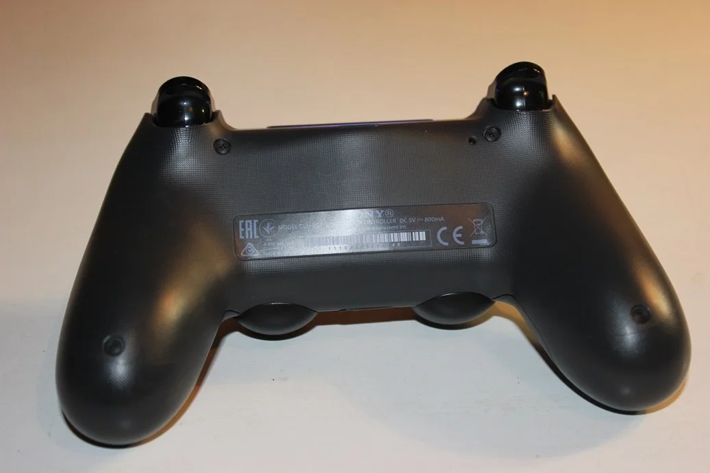 DualShock 4: что нужно знать про геймпад новой консоли Sony - фото 1