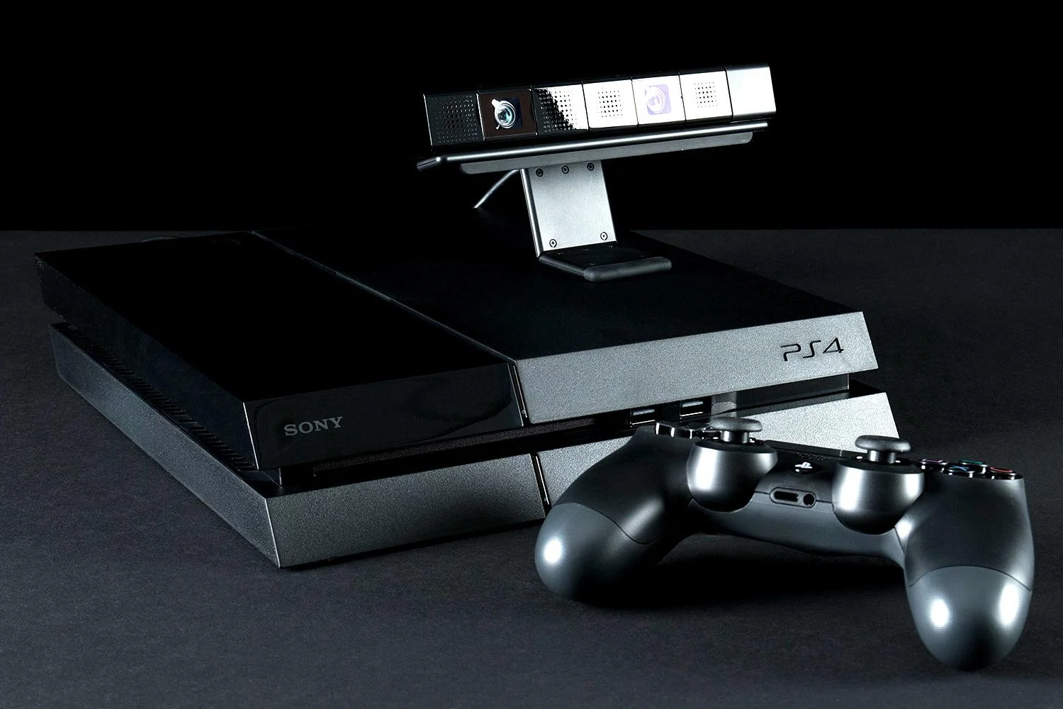 Sony поблагодарила Apple за высокие продажи PS4
