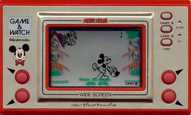 Электроника? Нет. Это портативная электронная игра - Nintendo Game and Watch, выпускавшаяся с 1980 по 1991 год. Была клонирована в Советском Союзе, как и многое другое.
