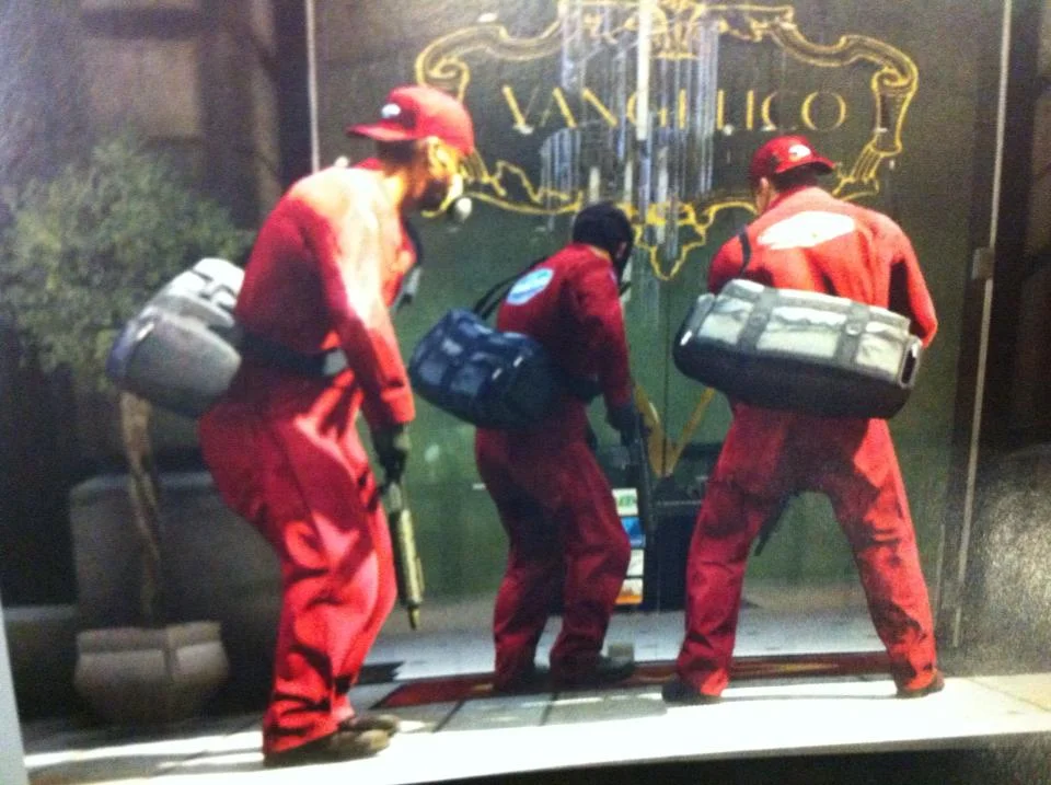 Рекламный постер GTA V нашли в коробке от Red Dead Redemption - фото 1