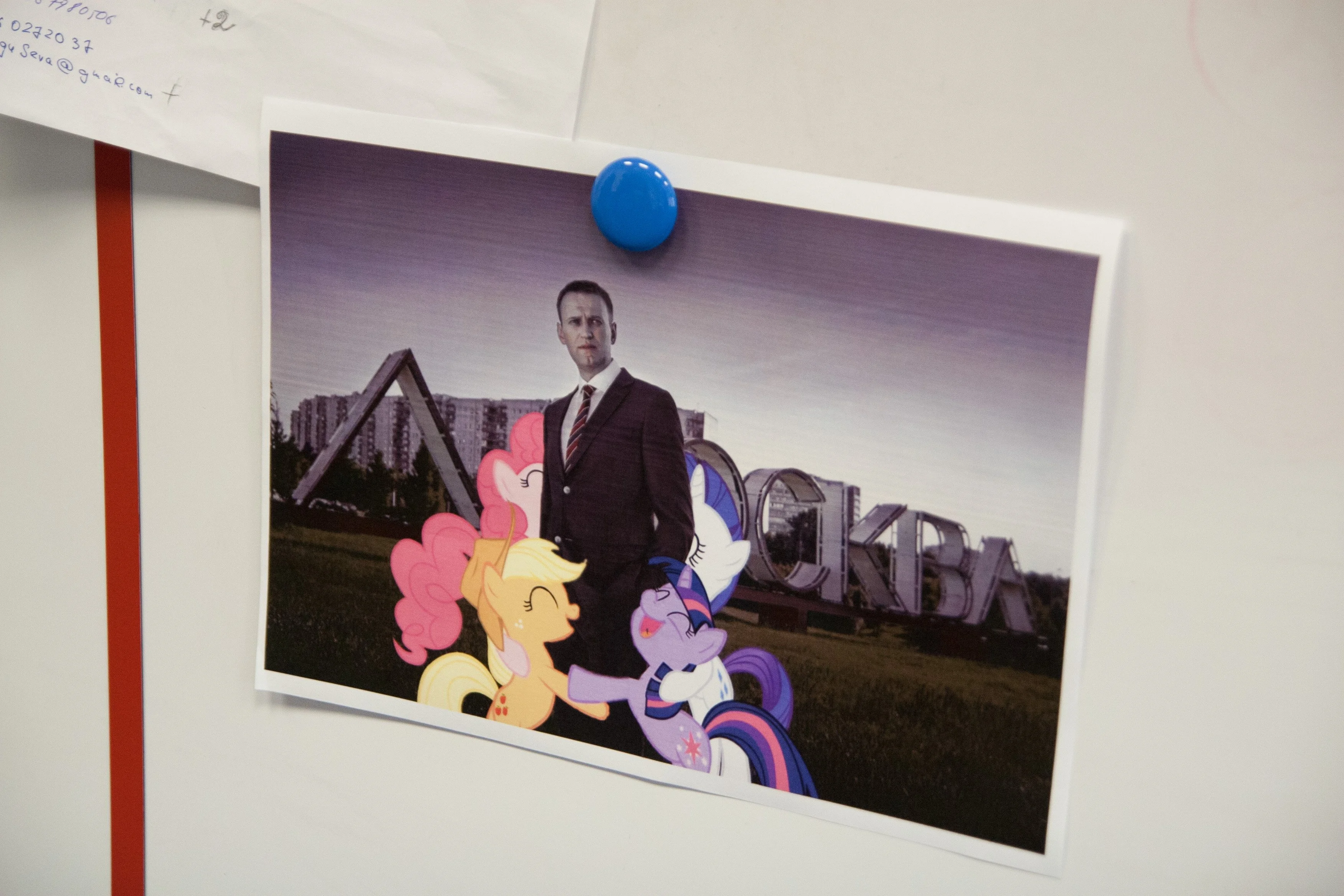 Пока наше интервью с политиком, борцом с коррупцией и заядлым геймером Алексеем Навальным проходит расшифровку и монтаж - уже готовы &quot;закулисные&quot; фото о том, как все прошло.