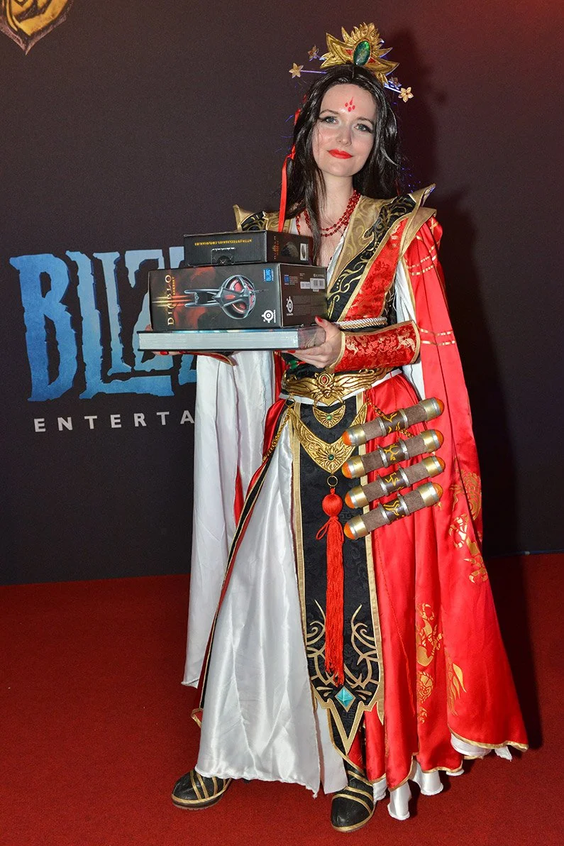 Лучшие костюмы со стенда Blizzard на Gamescom 2013 - фото 2