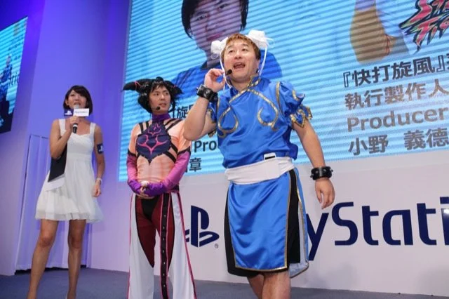 Японка снялась для водительских прав в образе героини Street Fighter