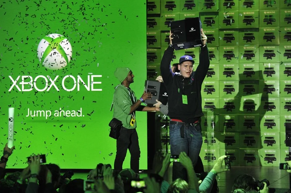 Microsoft продала более 3 млн Xbox One за 2013 год - фото 1