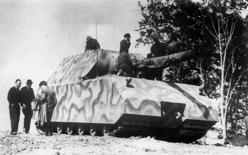 Компания Wargaming объявила о своем намерении восстановить и поставить на ход легендарный сверхтяжелый танк Panzerkampfwagen VIII «Maus» совместно с Бронетанковым музеем в Кубинке.