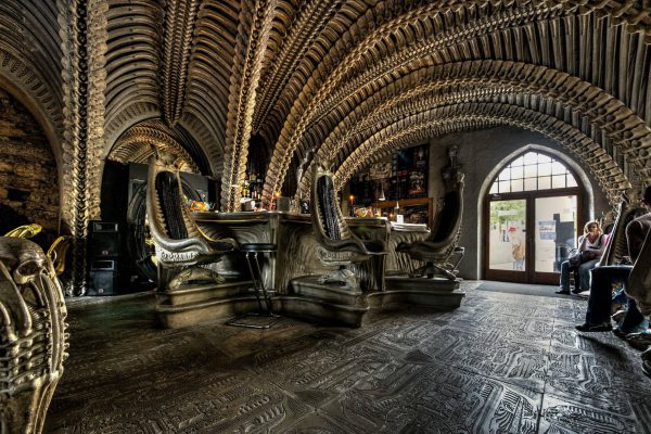 Giger Bar — бар для ксеноморфов - Изображение 1 Giger Bar — бар для ксеноморфов - Изображение 1