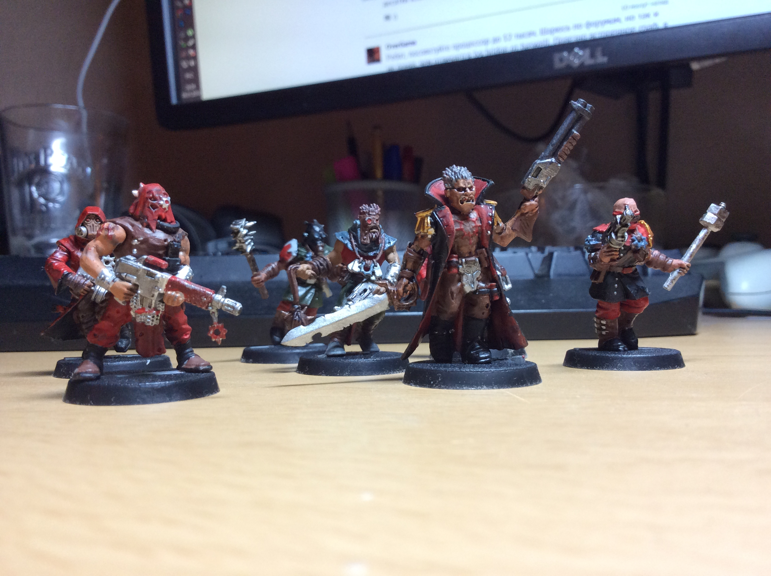 Купил недавно с товарищем стартер 6й редакции Warhammer 40000: Темная месть. Покрасил пока что кучку культистов. Что ... - Изображение 2 Купил недавно с товарищем стартер 6й редакции Warhammer 40000: Темная месть. Покрасил пока что кучку культистов. Что ... - Изображение 2