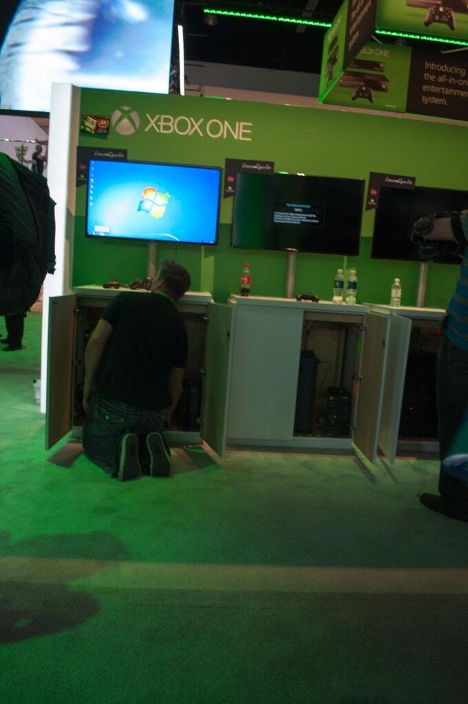 Вот так Майкрософт обманывает журналистов - на стендах типа #XBOXONE все играли на ПК через геймпад. Честно, я очень ... - Изображение 1 Вот так Майкрософт обманывает журналистов - на стендах типа #XBOXONE все играли на ПК через геймпад. Честно, я очень ... - Изображение 1